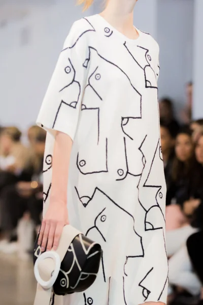 Look 13